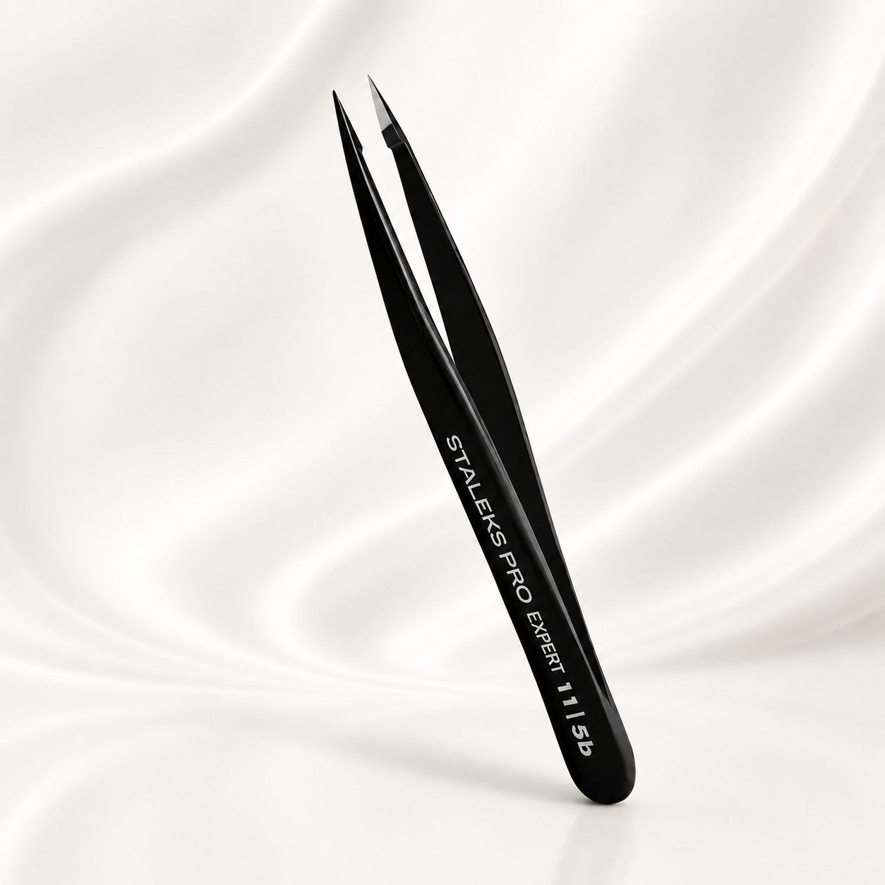 Eyebrow Tweezers EXPERT 11 TYPE 5b Point Black