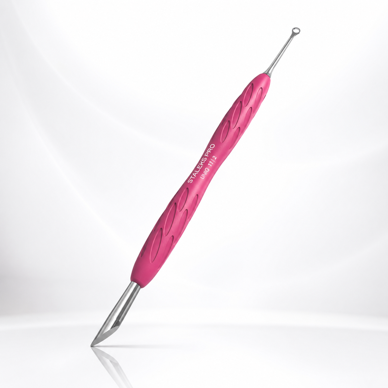 Manicure pusher Gummy with silicone handle UNIQ 11 TYPE 2 (beveled and loop pusher)