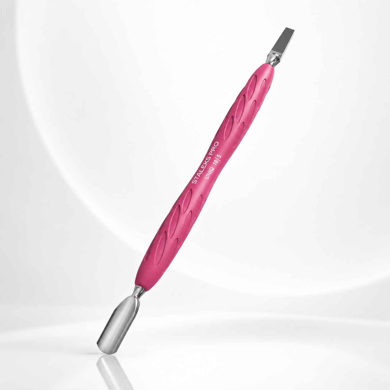 Manicure pusher Gummy with silicone handle UNIQ 10 TYPE 5 (rounded narrow pusher and straight blade)