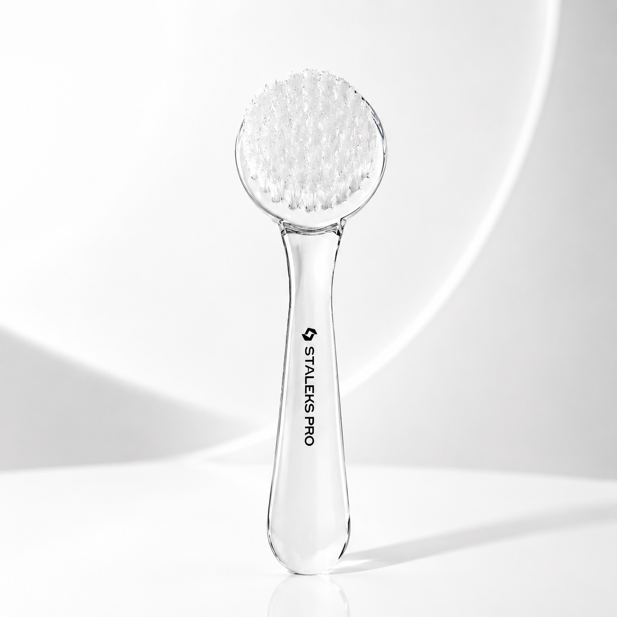 Manicure brush EXPERT 01 for dust removal (with cap)
