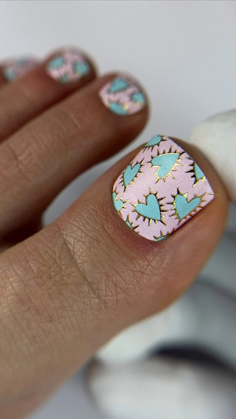 Pedicure Hearts. Gold Foil. Nail wraps WR-490