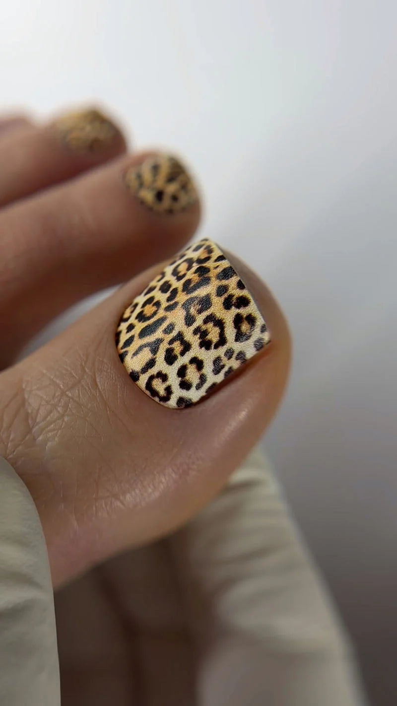 Pedicure Leo classic. Nail wraps WR-419