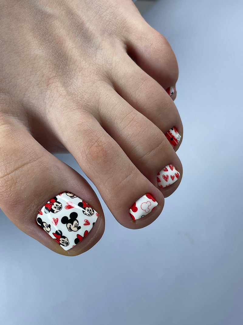 Pedicure nail wraps. Red. Minnie Mouse. WR-666