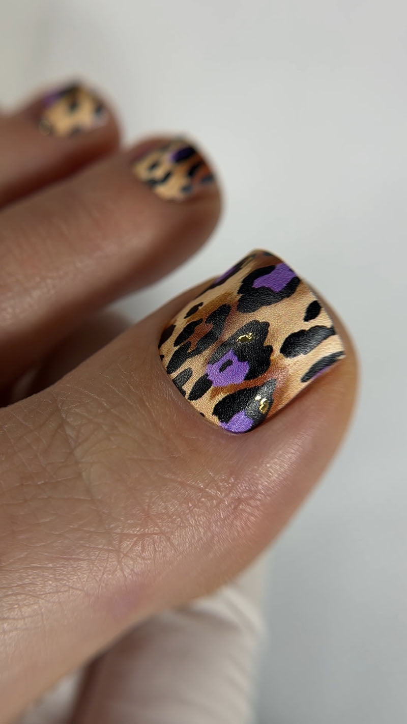 Pedicure Leo with purple. Gold Foil. Nail wraps WR-354 - image 2