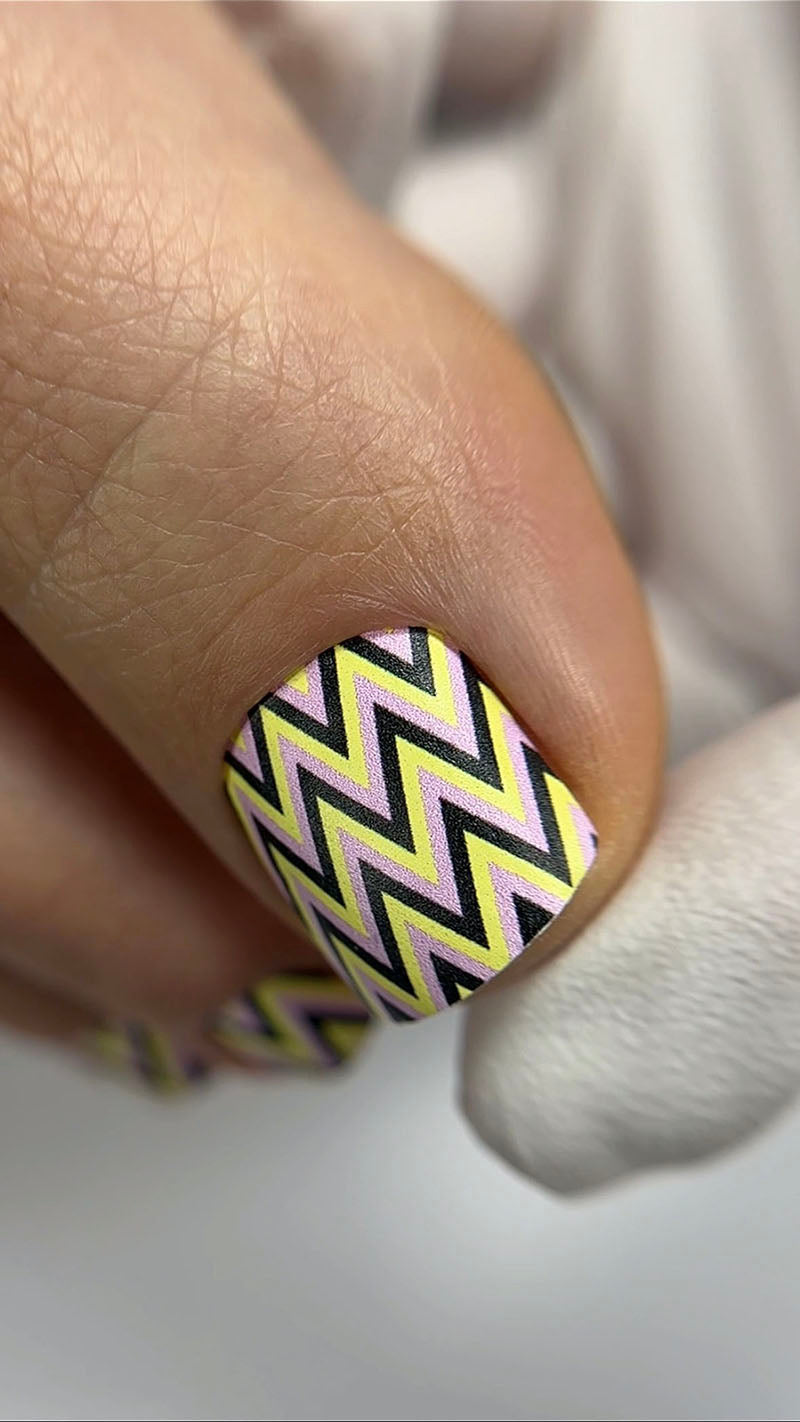 Pedicure Black and Yellow Zigzag. Nail wrap WR-695 - image 2
