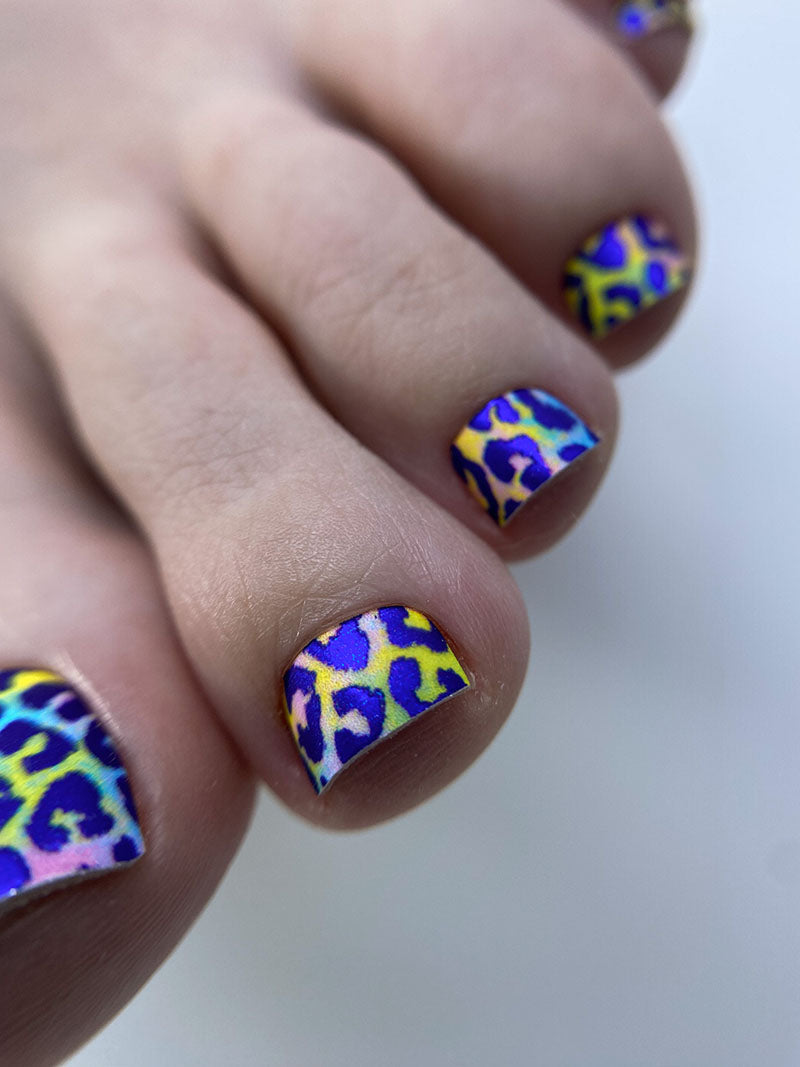 Pedicure Leo. Colored foil. Nail wrap WR-765 - image 3